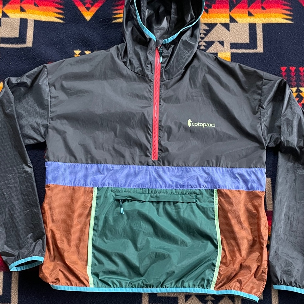 Cotopaxi packable windbreaker - Picture 2 of 6